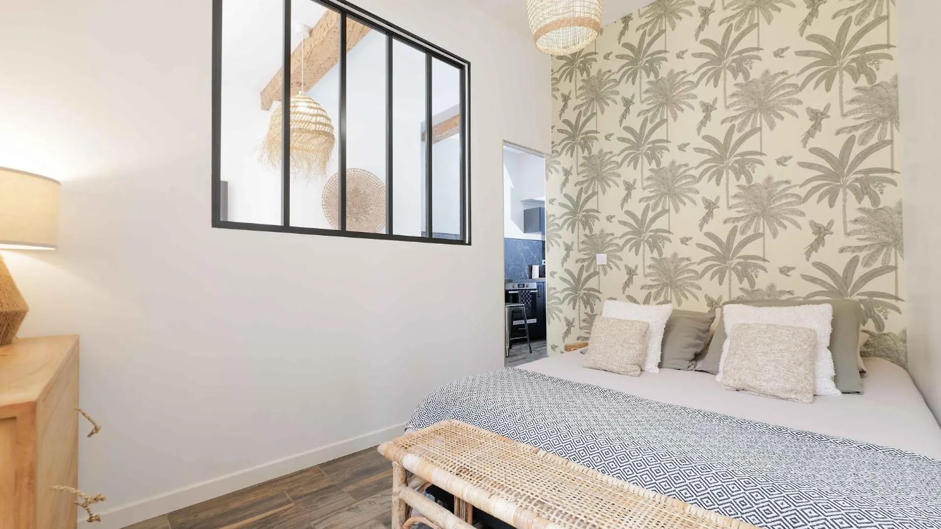 Saint Tropez - Old Village - Modern & Cosy Apartments