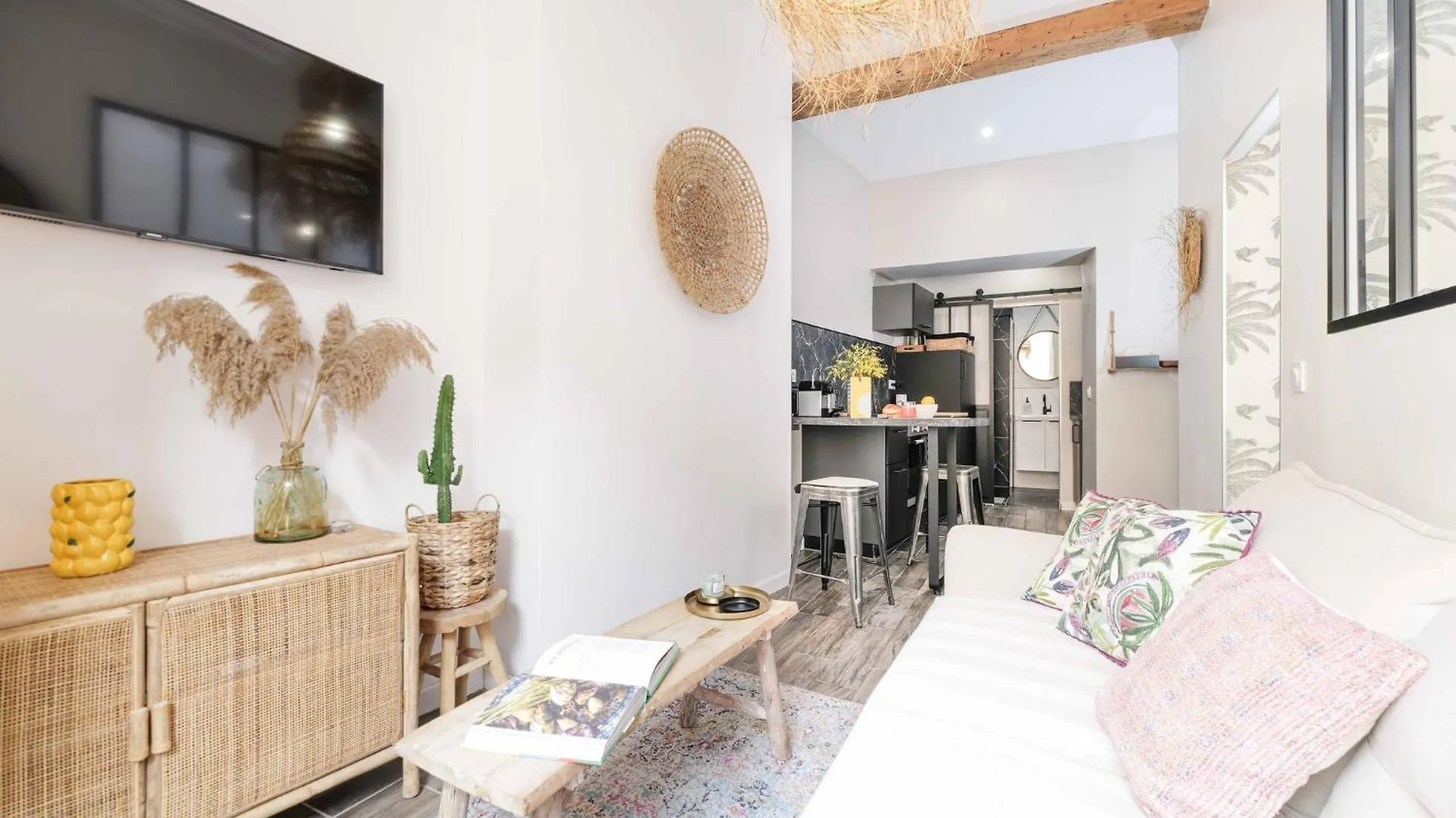 Saint Tropez - Old Village - Modern & Cosy Apartments