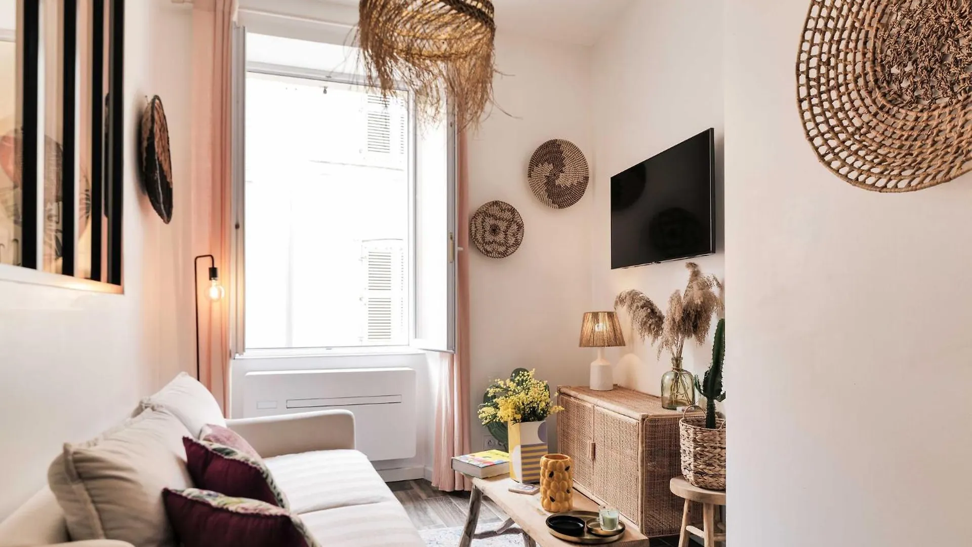 Saint Tropez - Old Village - Modern & Cosy Apartments