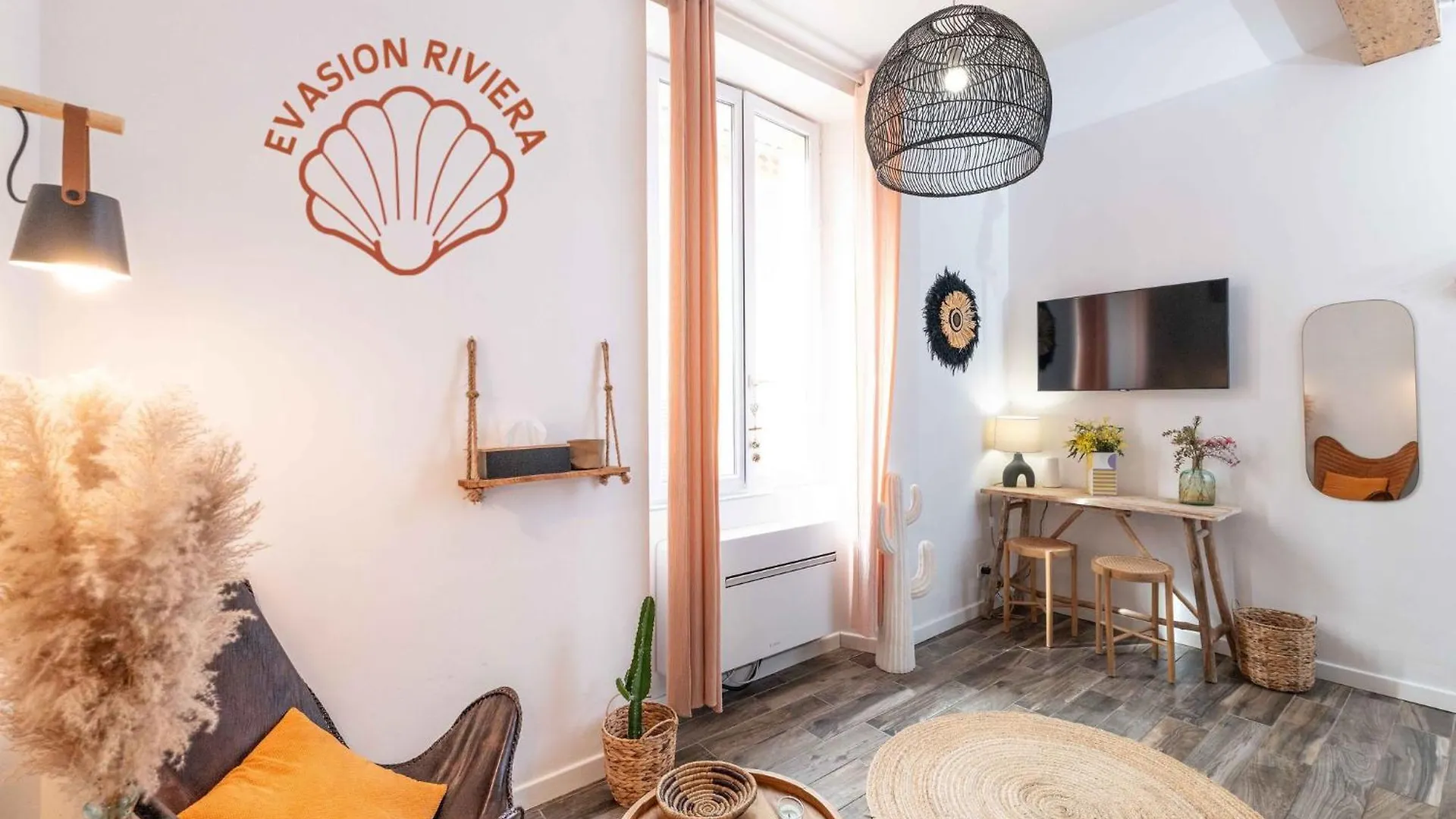 Saint Tropez - Old Village - Modern & Cosy Apartments